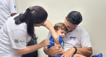 Centros de vacinação funcionam durante feriado para aplicação de doses contra influenza em Goiânia